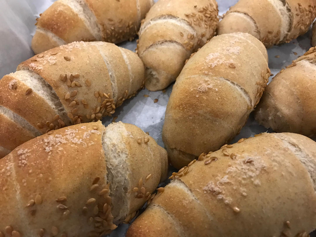 全麦芝麻盐面包