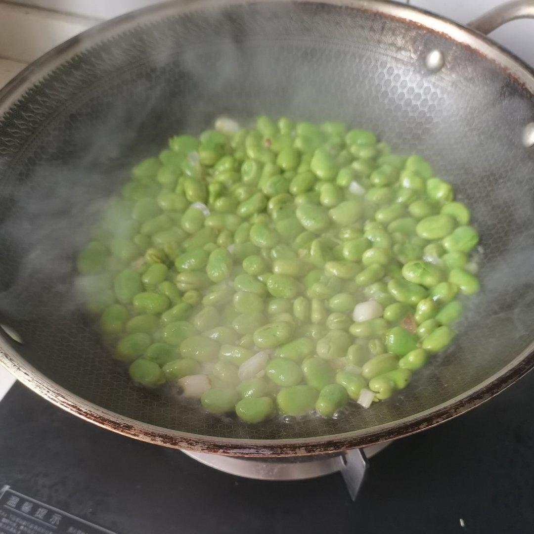 无比鲜美的葱油蚕豆