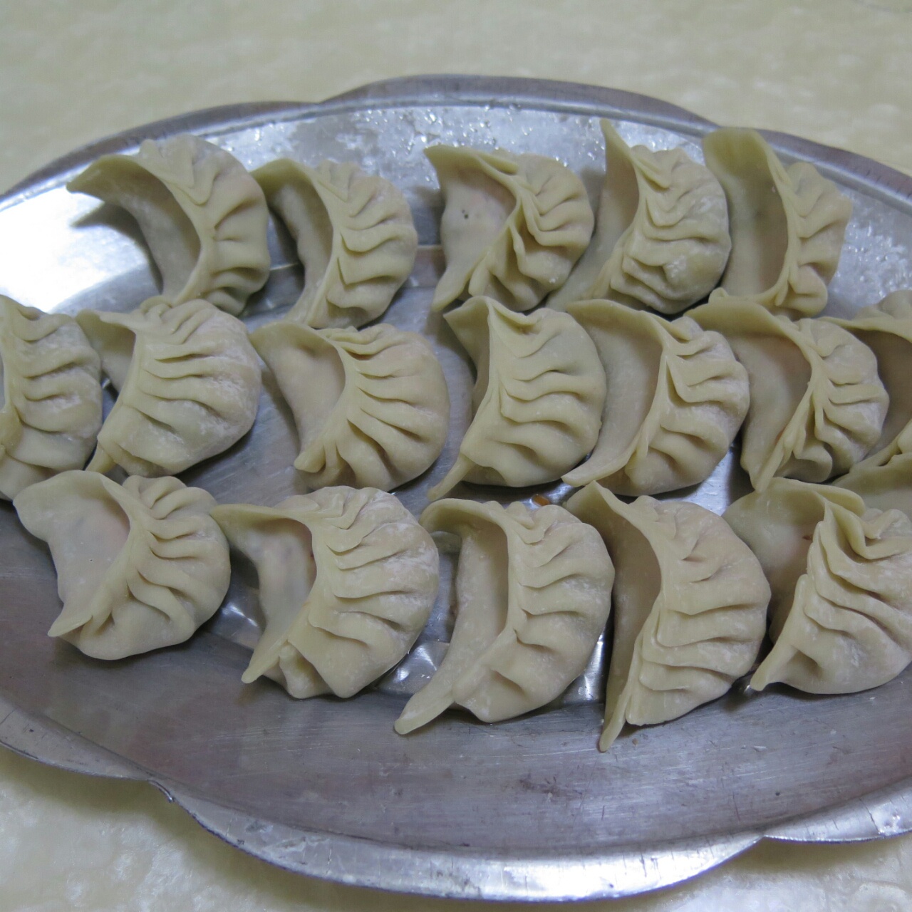 韭菜猪肉饺子(最简单最好吃又最多汁的饺子)