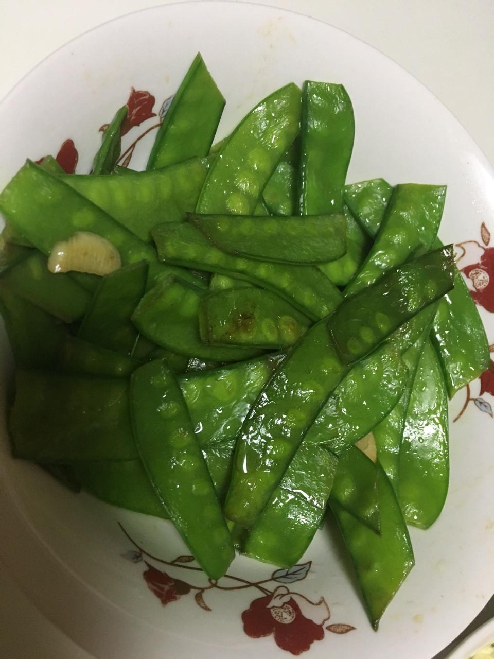 清炒豌豆片~老丁的私房菜