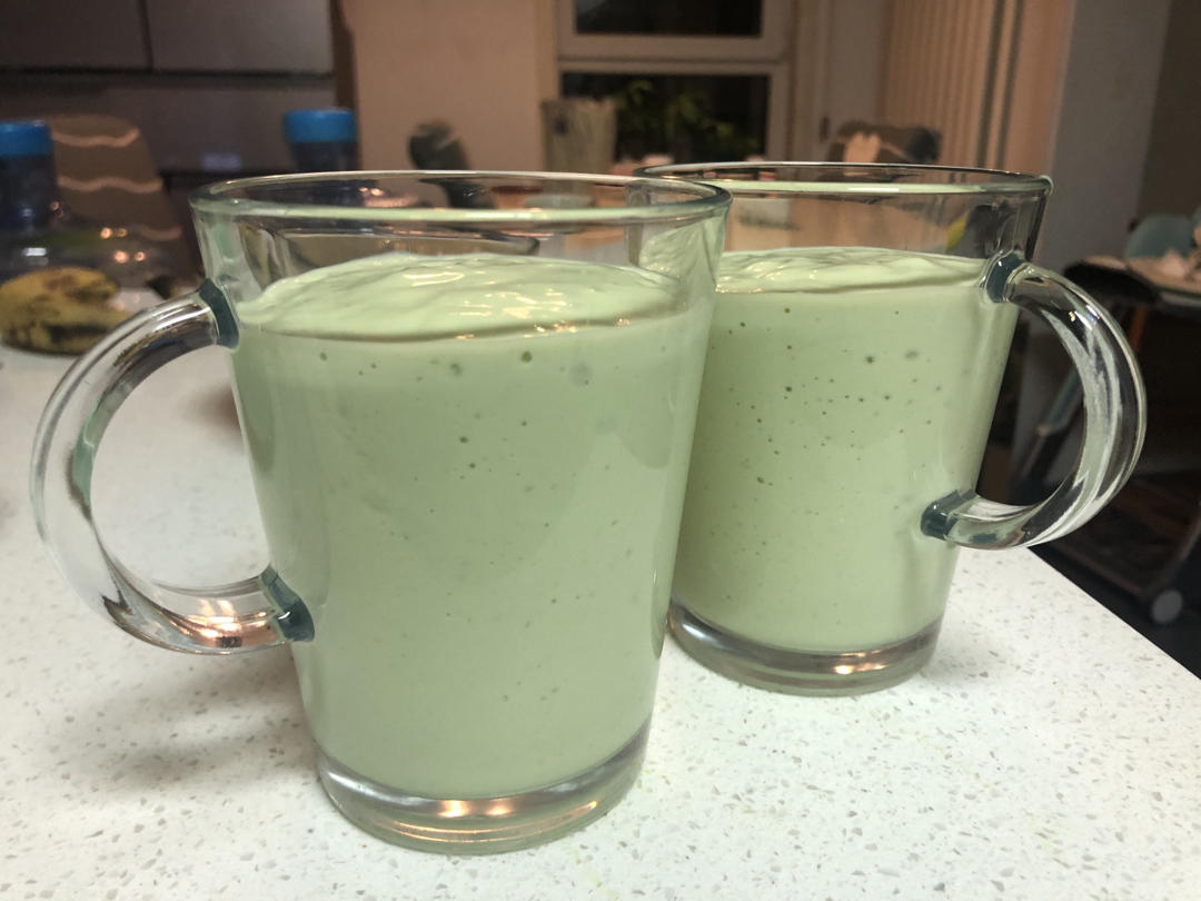 牛油果香蕉奶昔