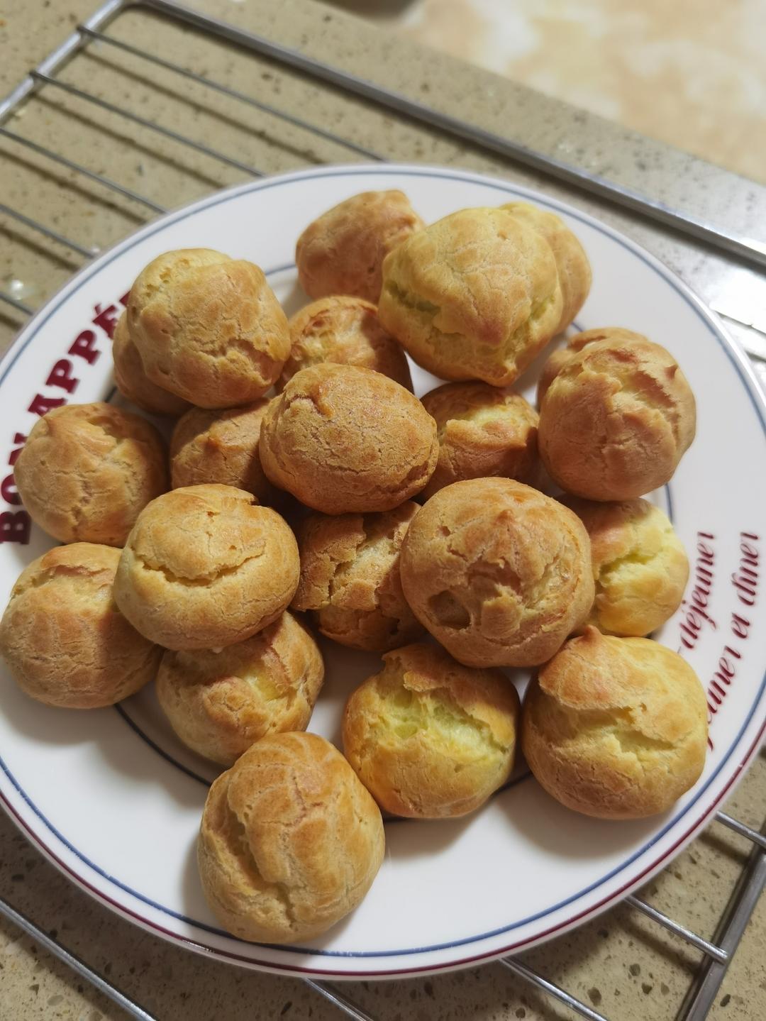 简单易成功的奶油小泡芙做法