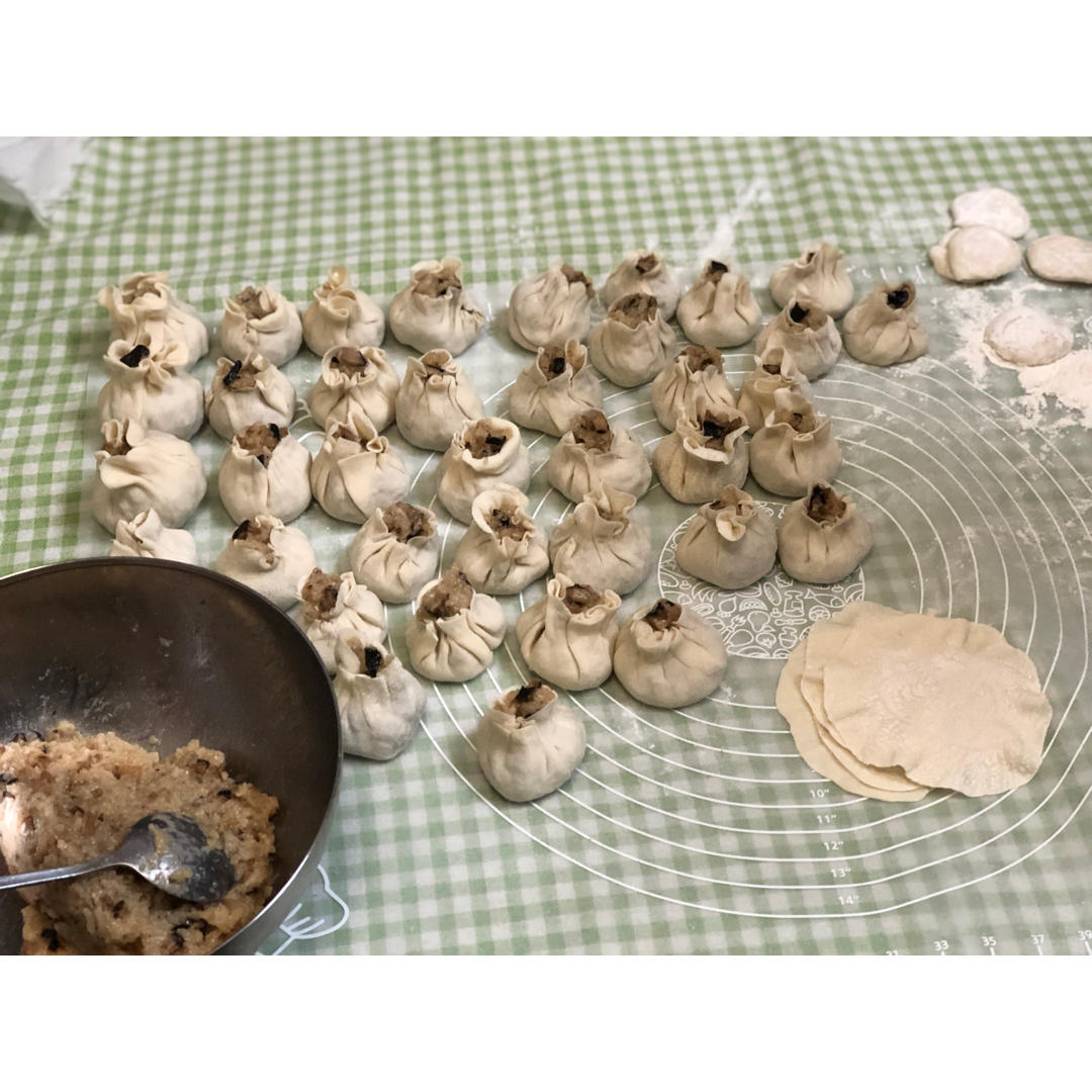 武汉过早四天王之一【重油烧麦】，有饺子皮就能做