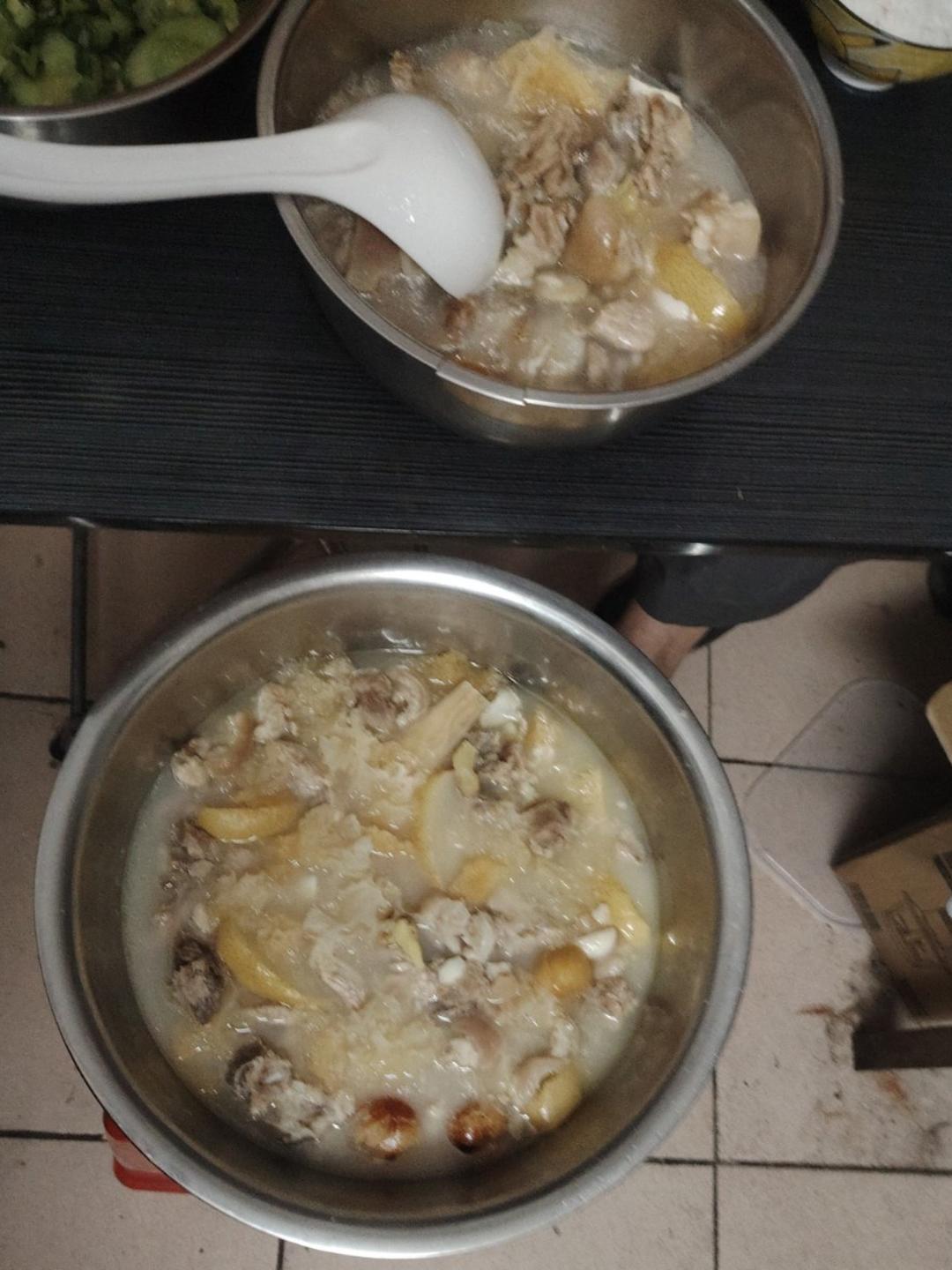 喝这碗汤，清肺热，补津液，解口渴～隔三差五炖起来，全家喝！