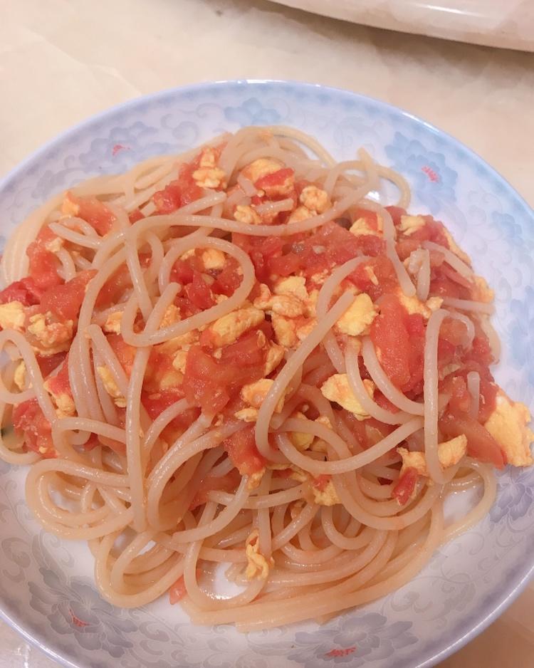 西红柿鸡蛋拌意面