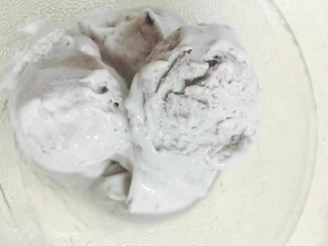 蓝莓酱冰淇淋（面包机版）的做法