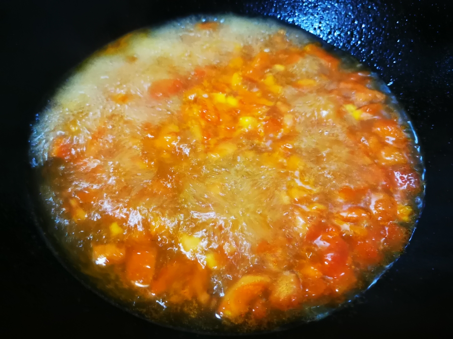 酸汤肥牛金针菇，开胃祛寒的做法 步骤6