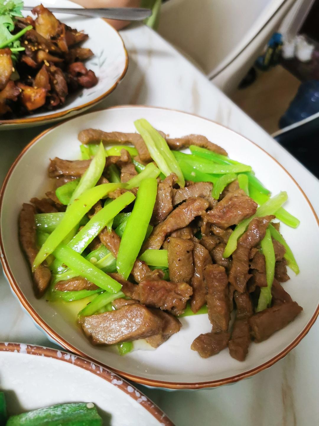 绝对不会炒老的尖椒牛柳