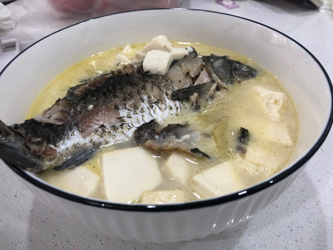 鲫鱼汤(鲫鱼豆腐汤)