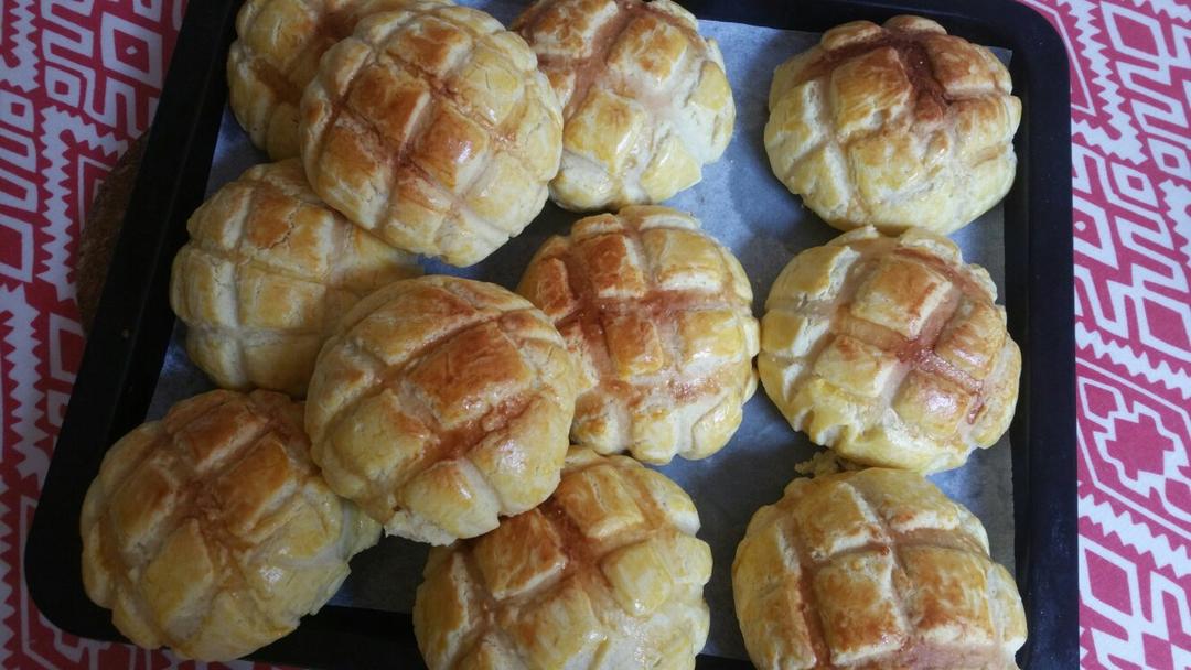 好吃到炸裂的港式菠萝包（附带制作酥皮的小视频）