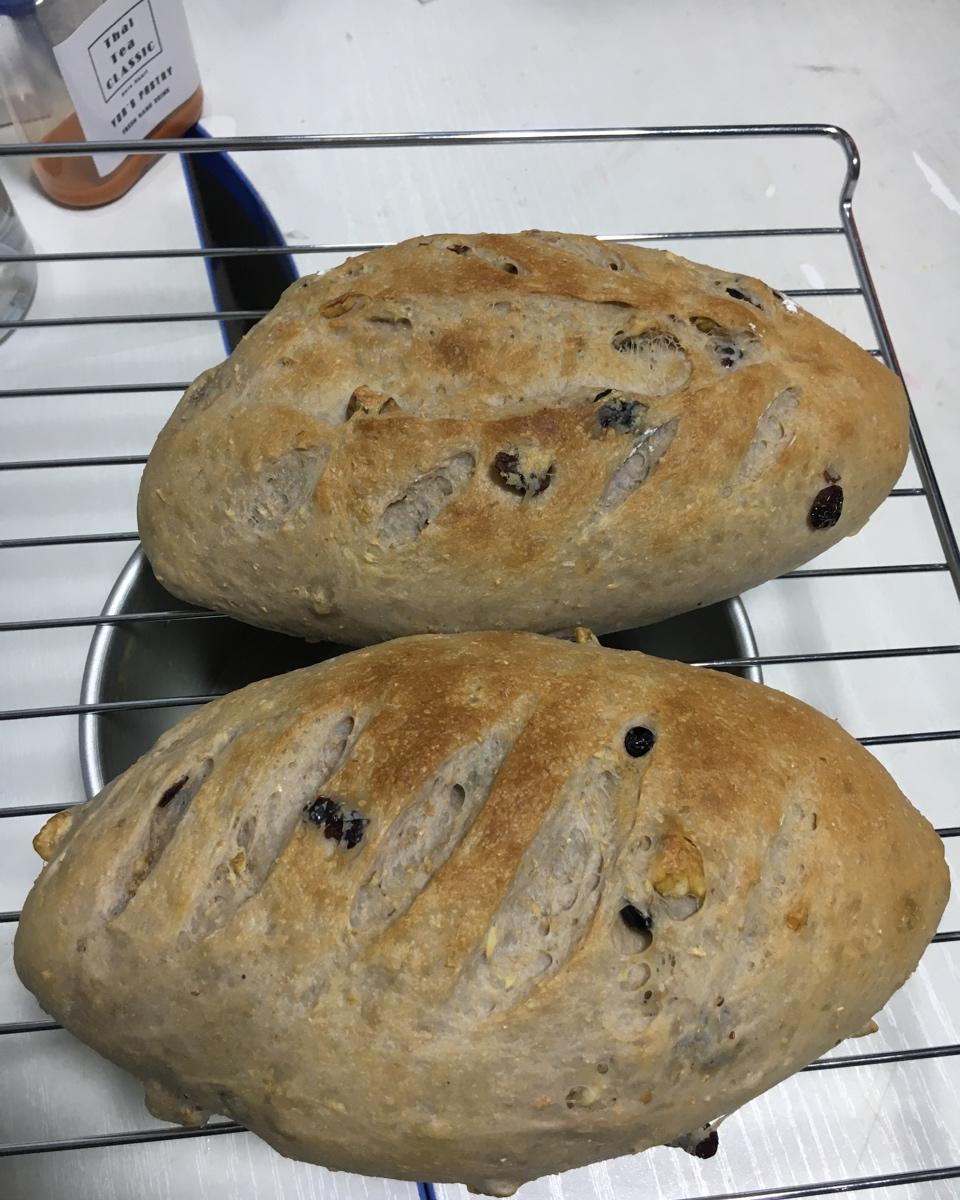 全麦蔓越莓核桃软欧包