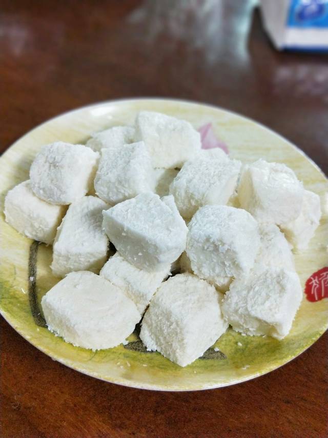 完胜85度C牛奶椰丝小方