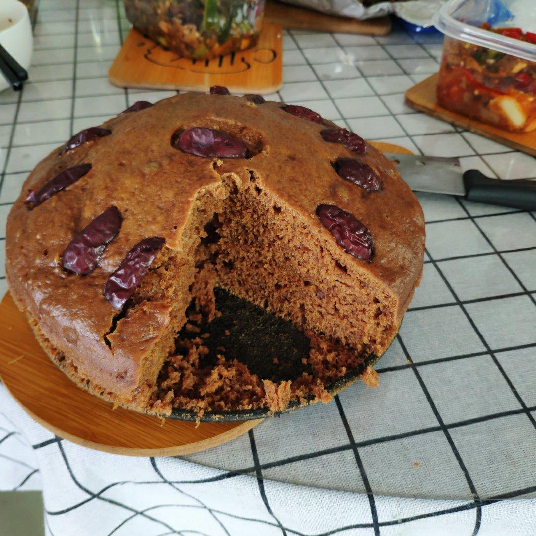 红枣红糖发糕：不塌不缩、组织均匀、手感软绵、口感Q弹