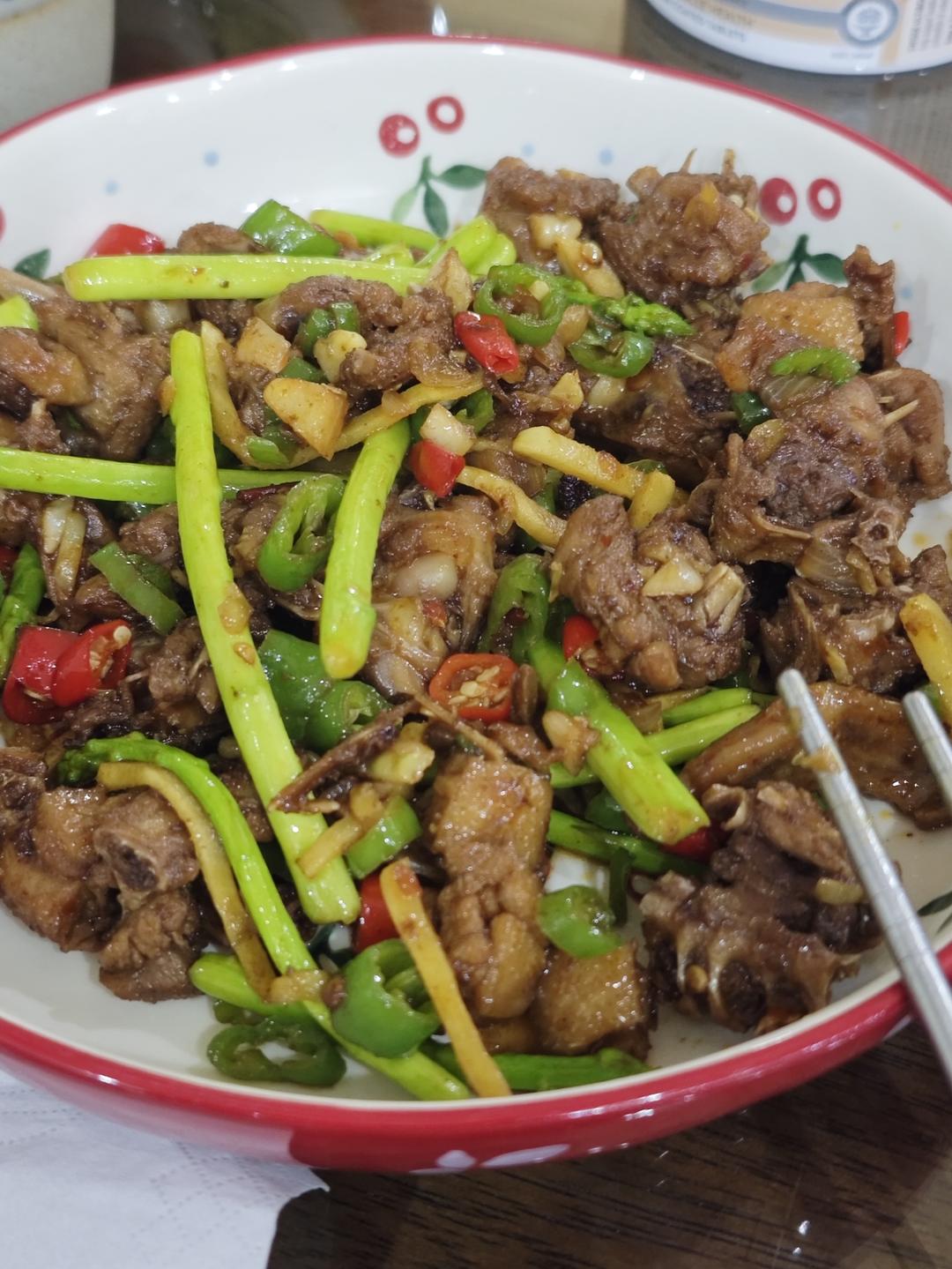又学会一道四川下饭菜！自贡小煎鸭/子姜鸭