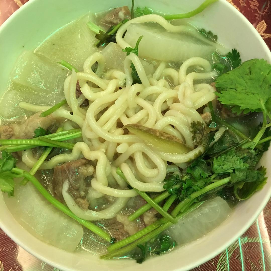 牛肉炖萝卜