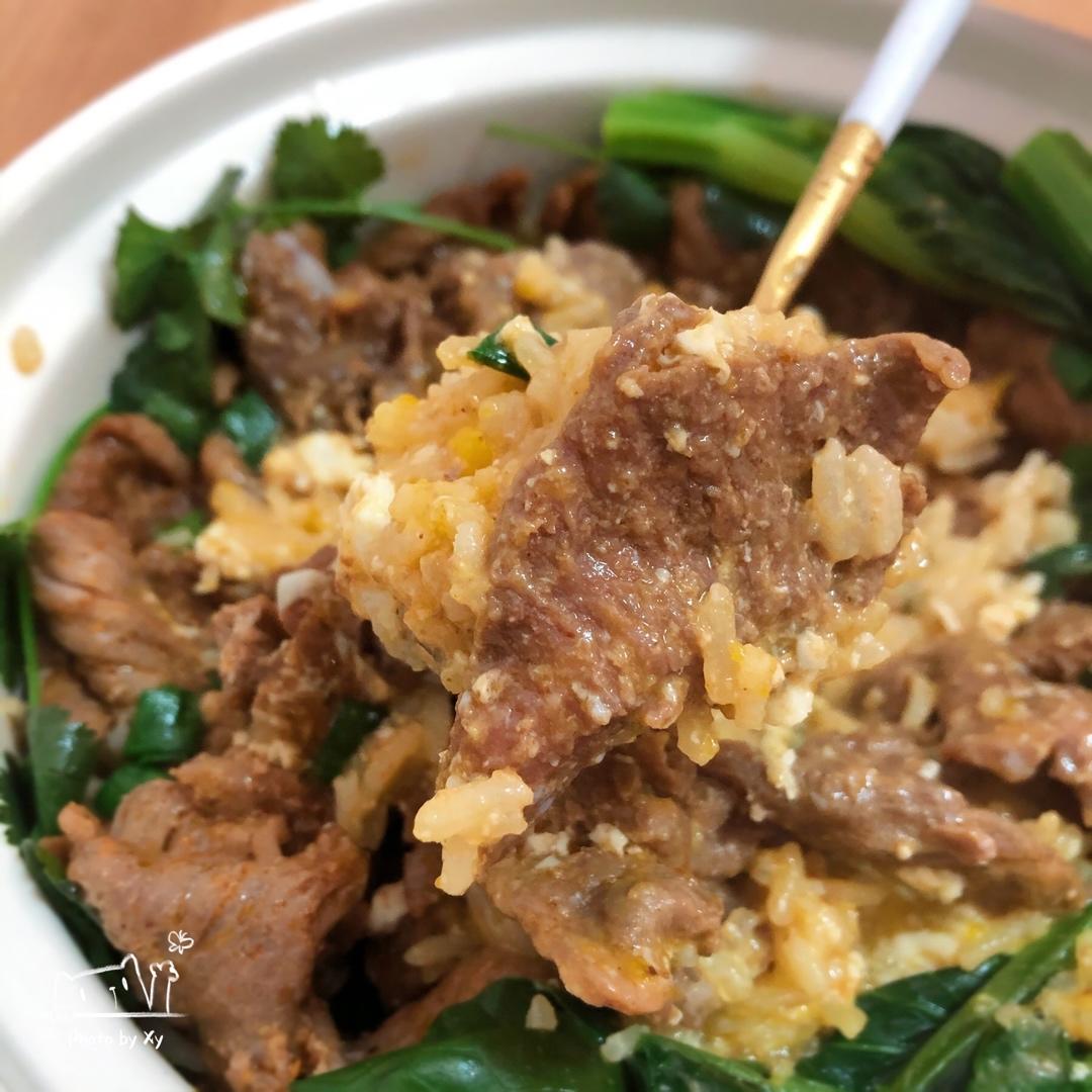 「Panga菜谱」
窝蛋牛肉煲仔饭
