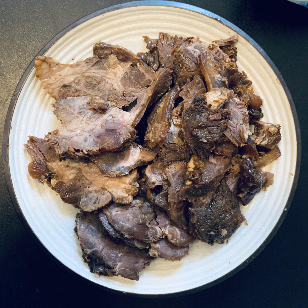 简单几步就能做出正宗酱牛肉（附卤蛋的做法）