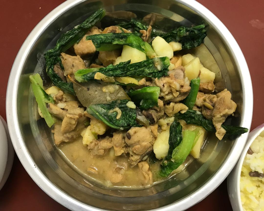 土豆炖鸡块