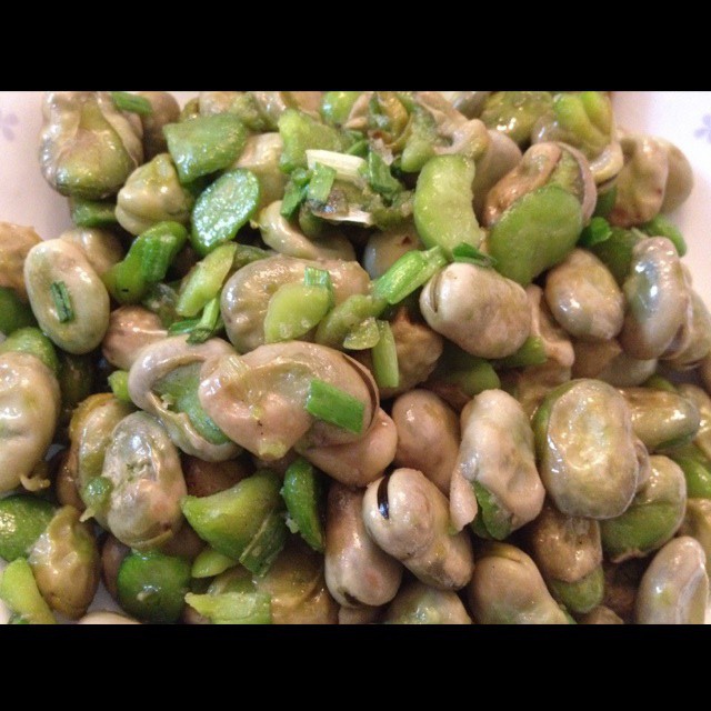葱炒蚕豆
