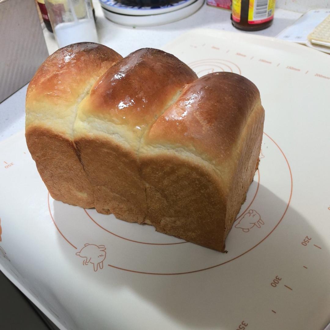 鲜奶牧场吐司制作揭秘，绵密的吐司谁不爱啊