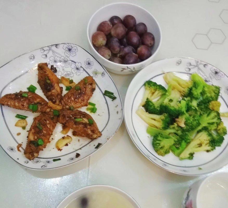 外婆教我的红烧鸡翅·连汤汁都狠好吃！！！