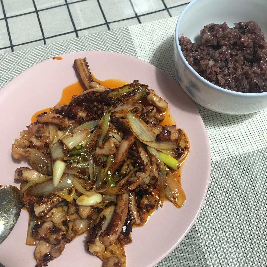老干妈炒鱿鱼干（升级版闺蜜菜，野餐菜）