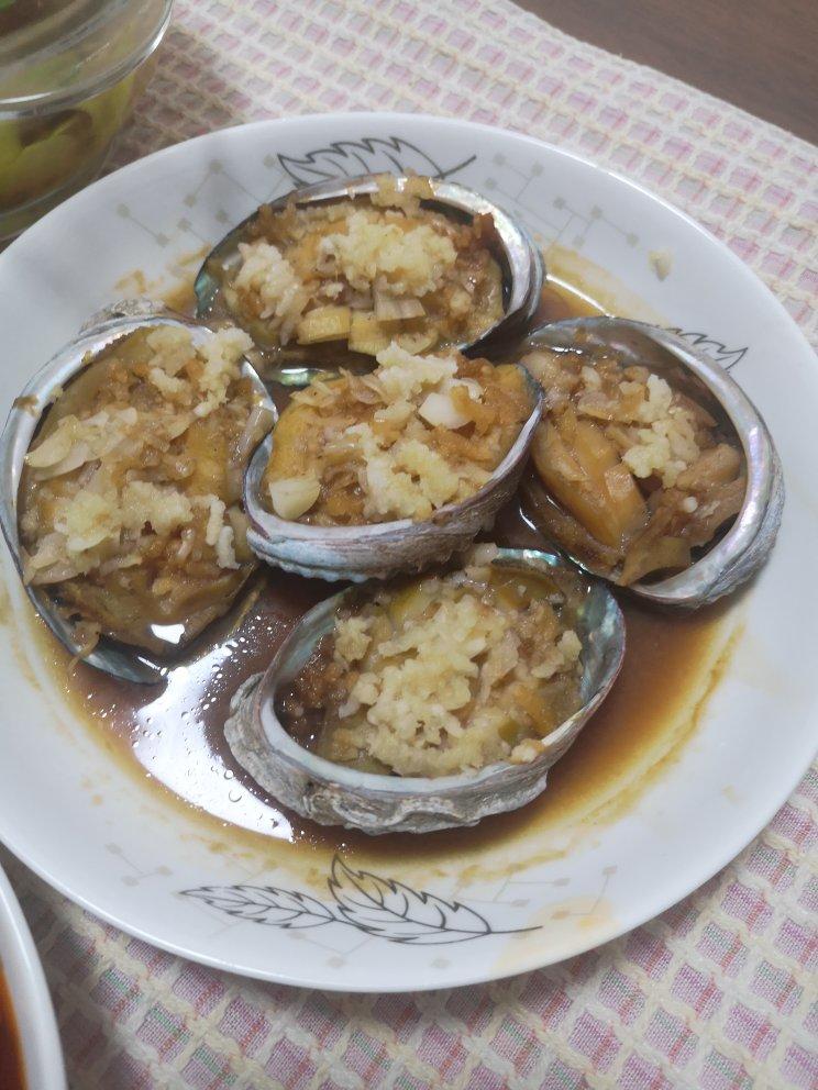 蒜蓉粉丝蒸鲍鱼