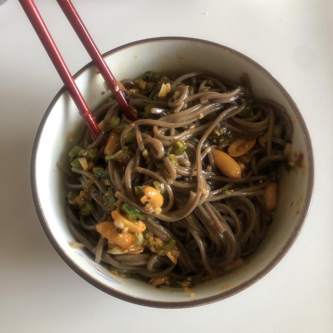 低脂冬季不长肉🔆解馋又开胃的酸辣拌荞麦面