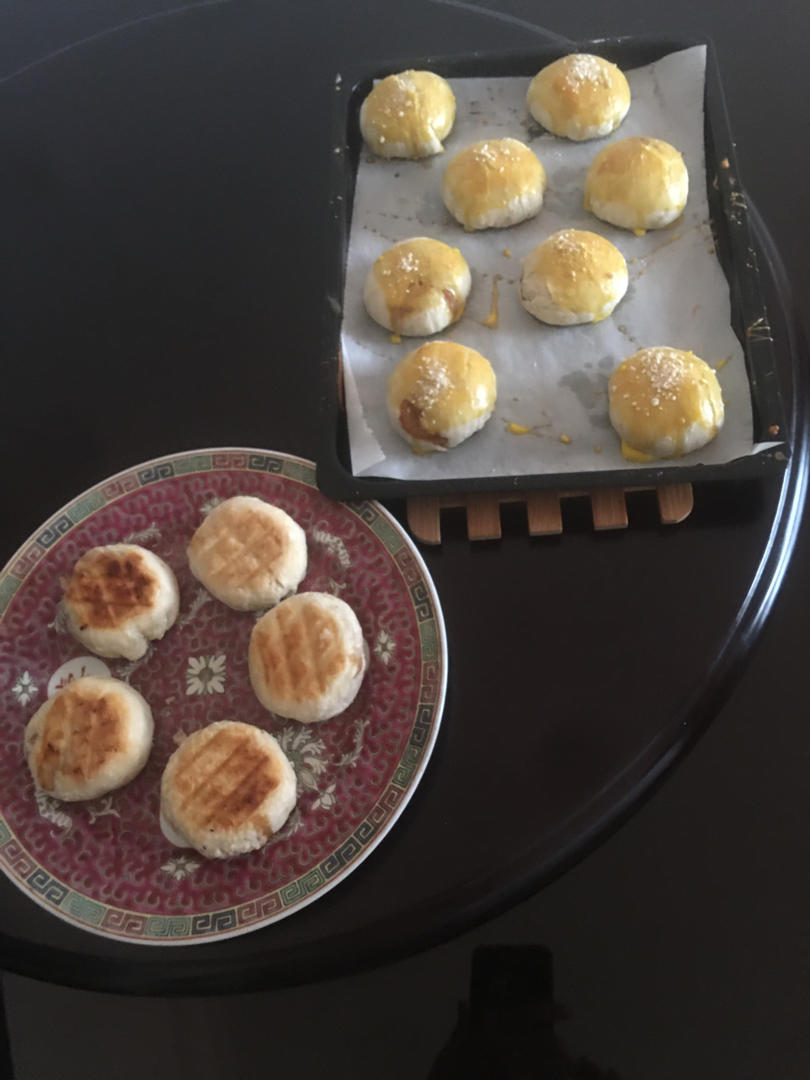 排四个小时队也买不到的鲜肉月饼，秘诀是放麻油！