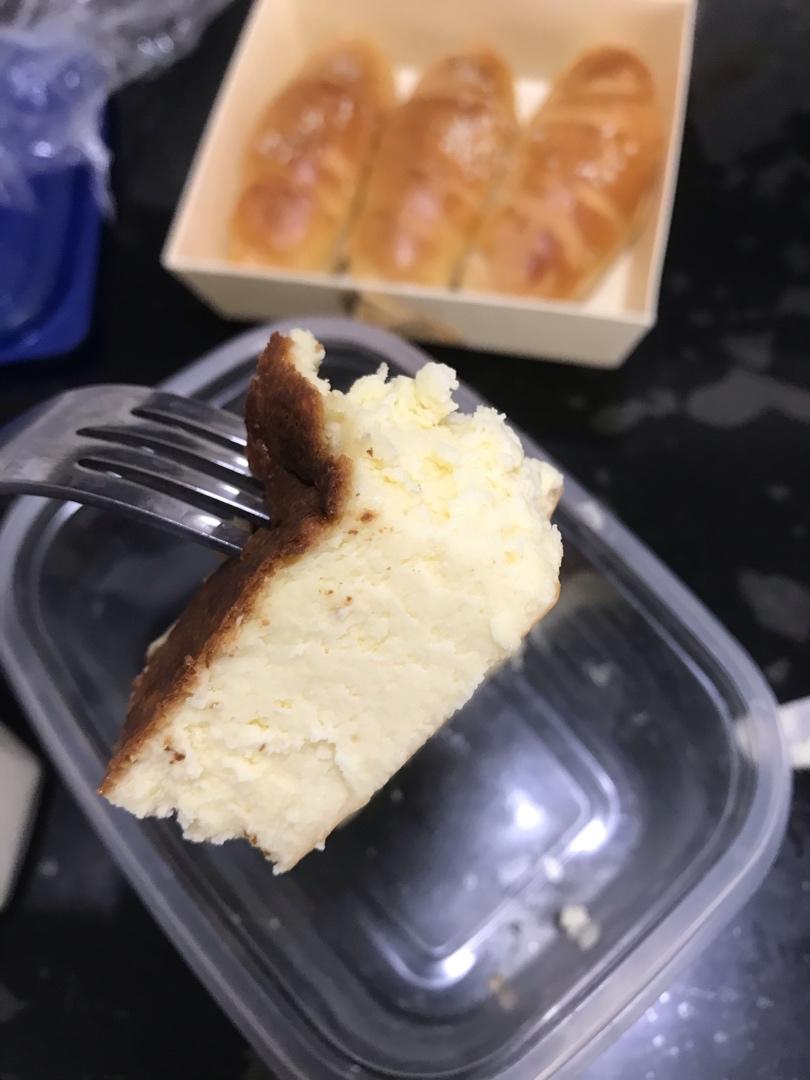 巴斯克式烤芝士蛋糕[超简单][搬运]