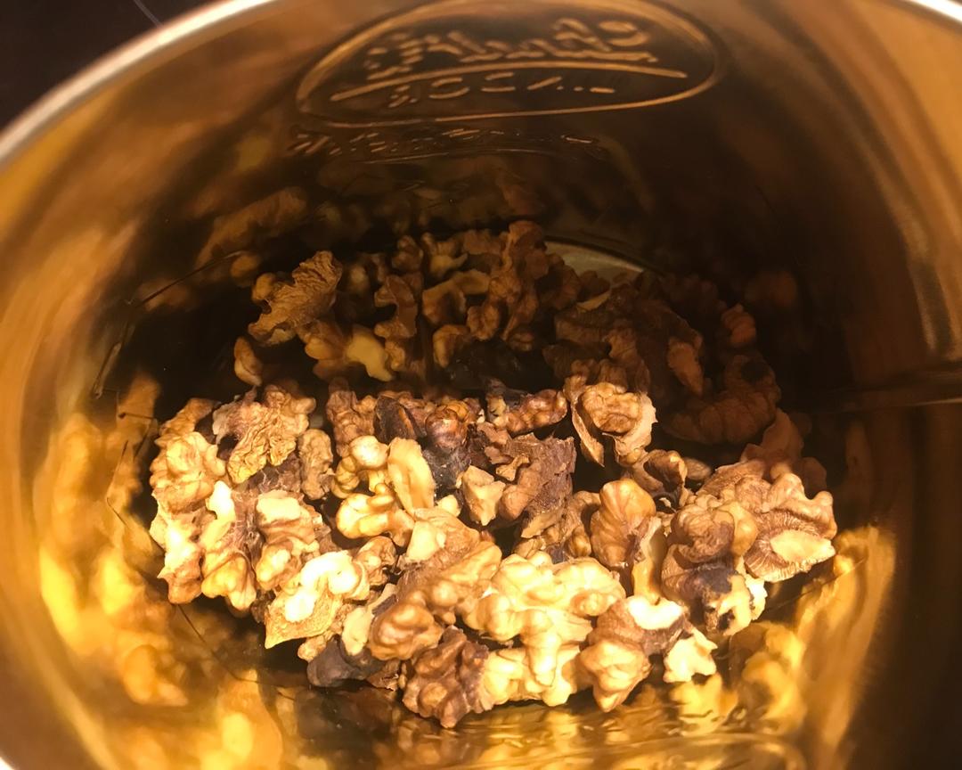 香掉鼻子的椒盐烤核桃仁
最适合孕妇吃的零食