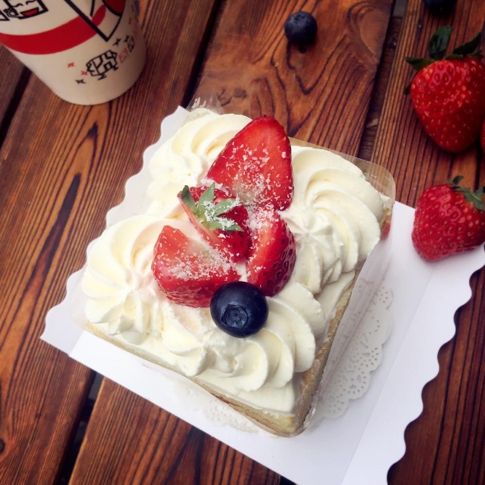 草莓鲜奶油蛋糕