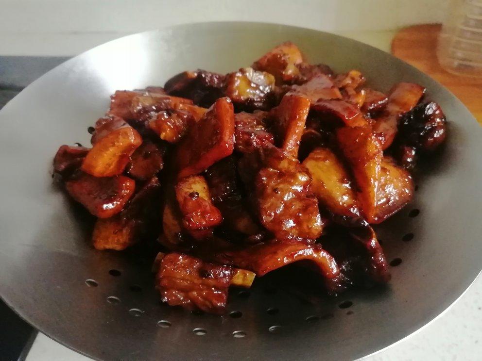 《五花鱿鱼煲》真的用不到料酒和酱油