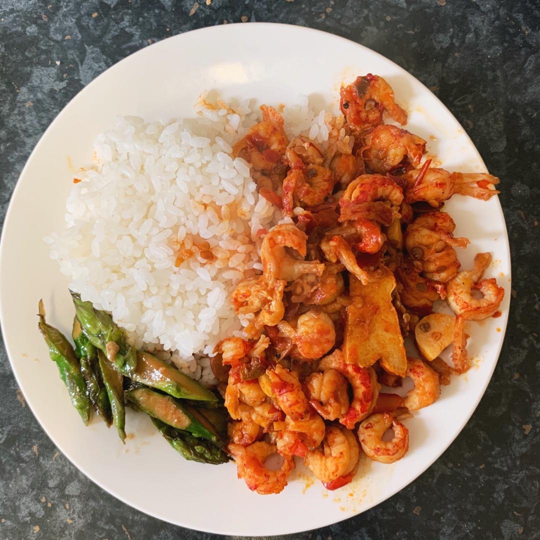 小龙虾盖饭，又名真爱盖饭