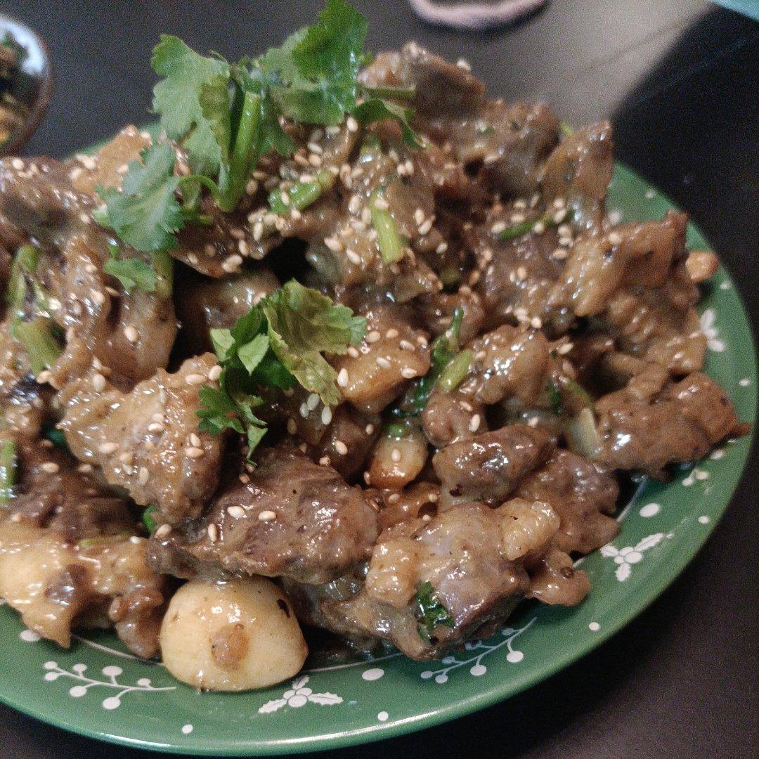 好吃到舔盘的蒜香黑椒牛肉粒