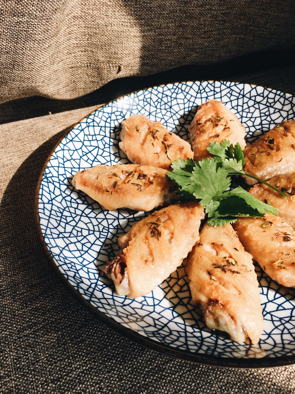 百里香盐煎鸡翅—盐焗鸡的味道的做法