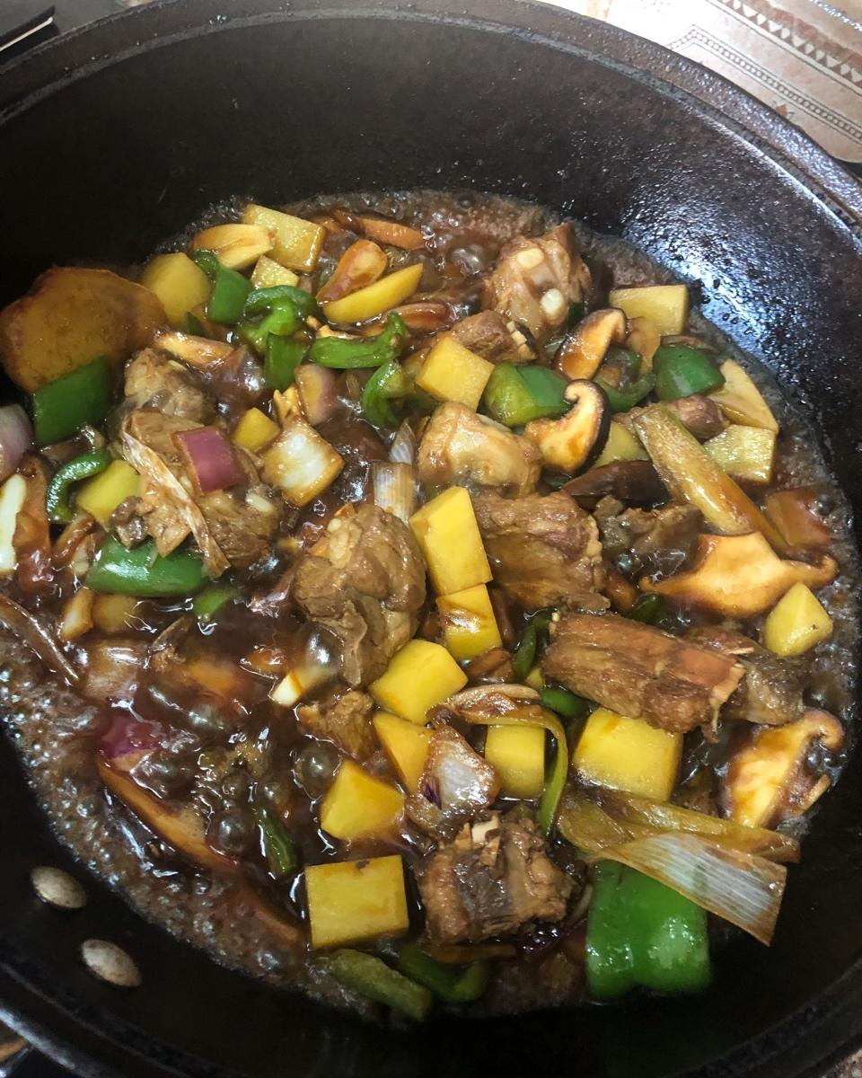 喷香排骨焖饭（爆好吃）