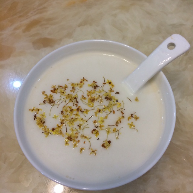 满记甜品之生磨杏仁茶