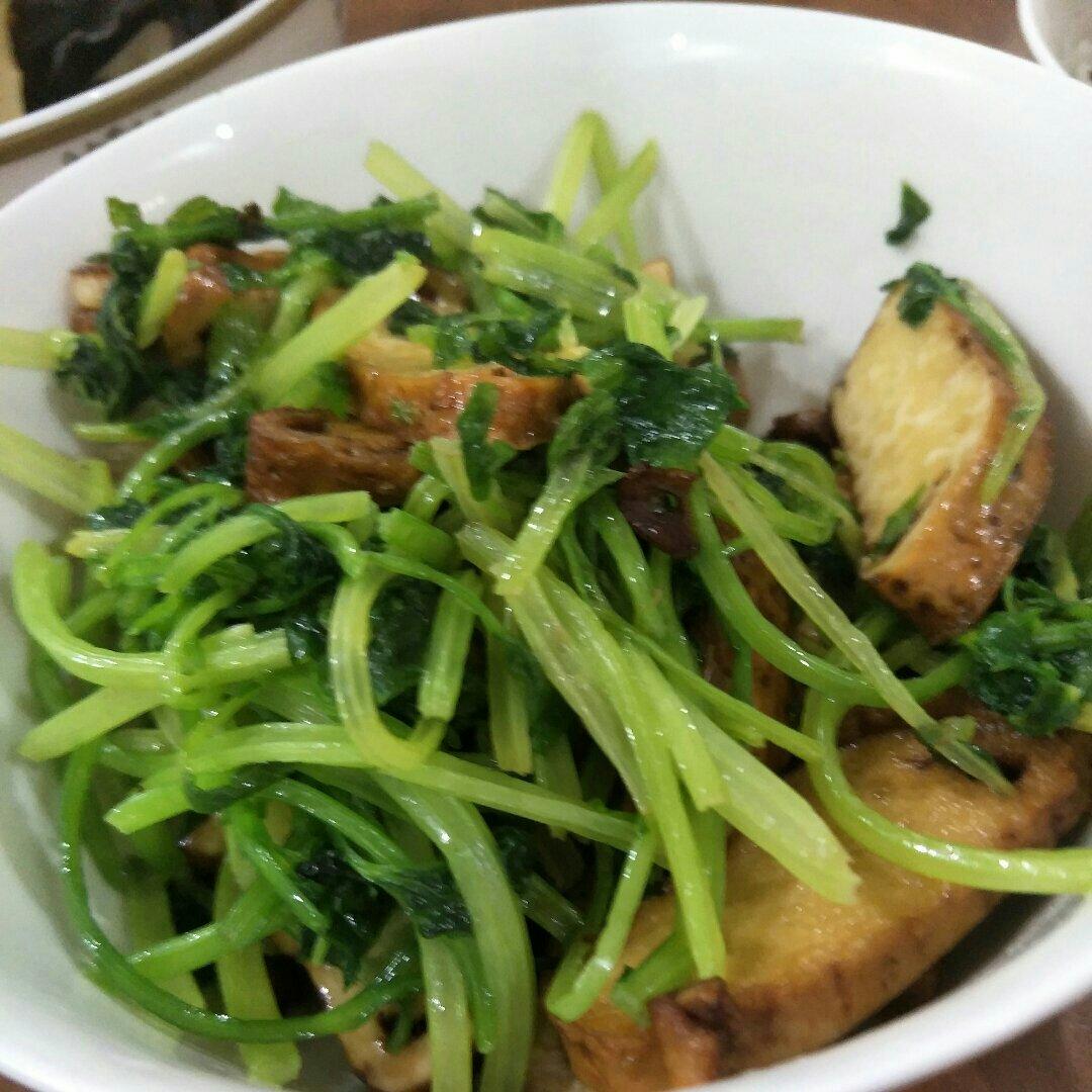 芹菜炒香干