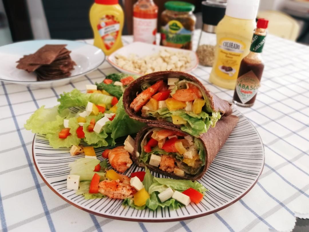 轻食日：大虾豆腐时蔬100%黑麦卷饼（烫面法）的做法