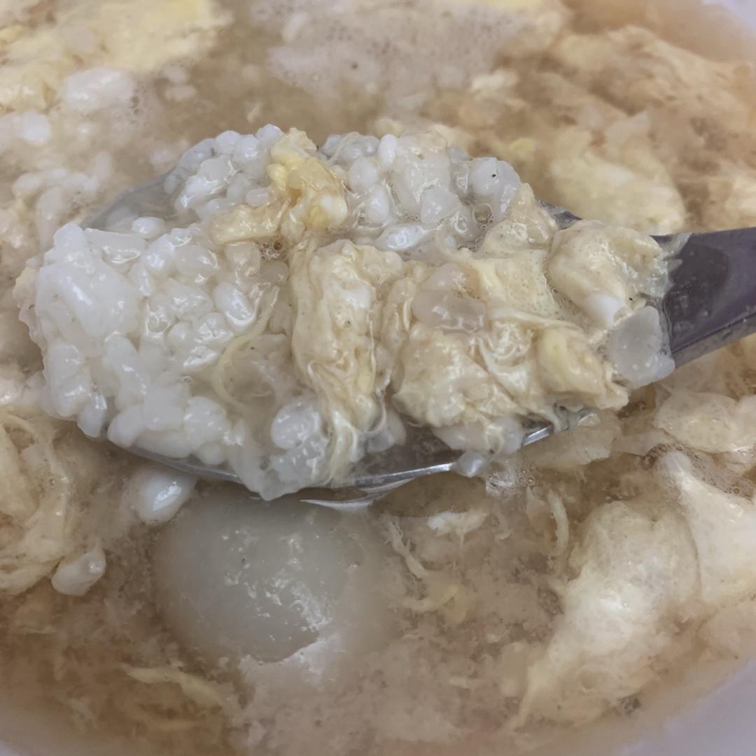 花生黑芝麻汤圆