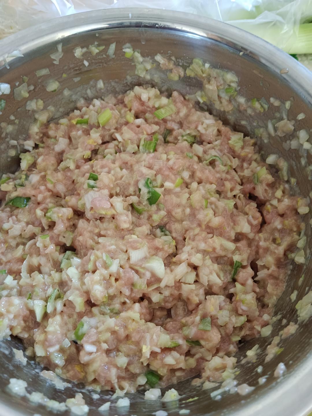 经典芹菜猪肉馅(不是经典我不发)