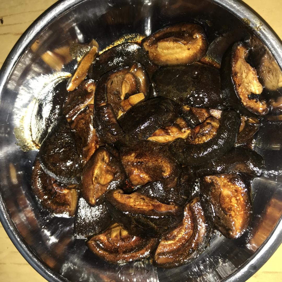 鲜嫩多汁，比鲍鱼还好吃红烧香菇