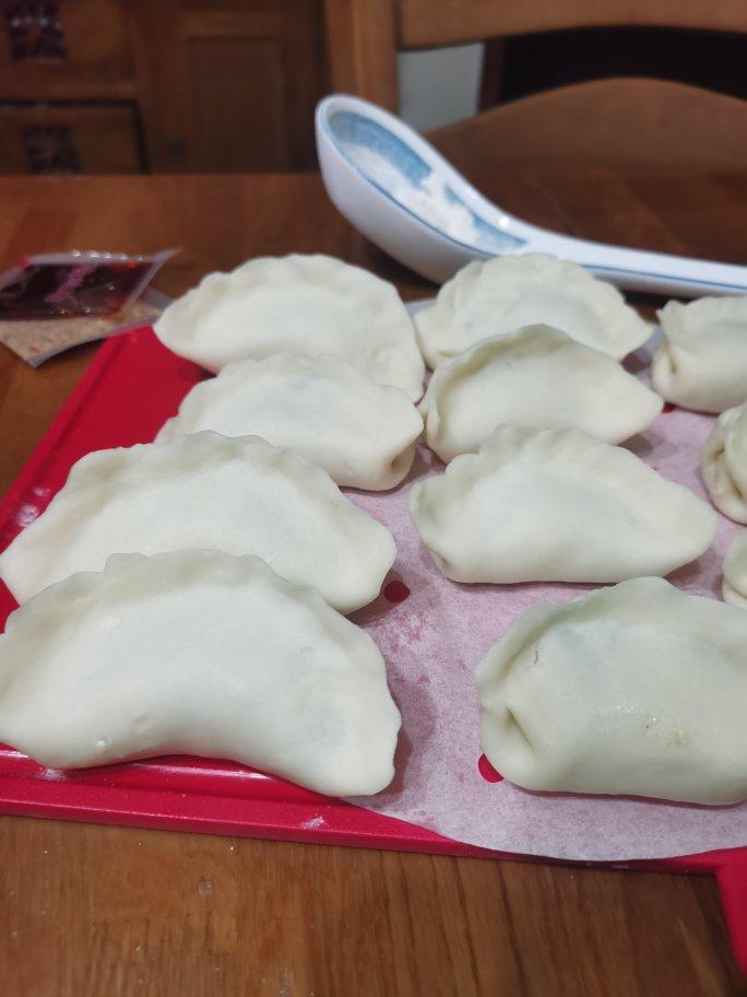 韭菜鸡蛋烫面蒸饺