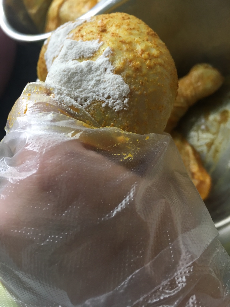 快手烤箱盐焗鸡的做法 步骤2