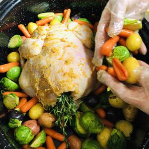感恩节柠檬百里香烤鸡配蔬菜（圣诞烤鸡通用食谱）的做法 步骤13