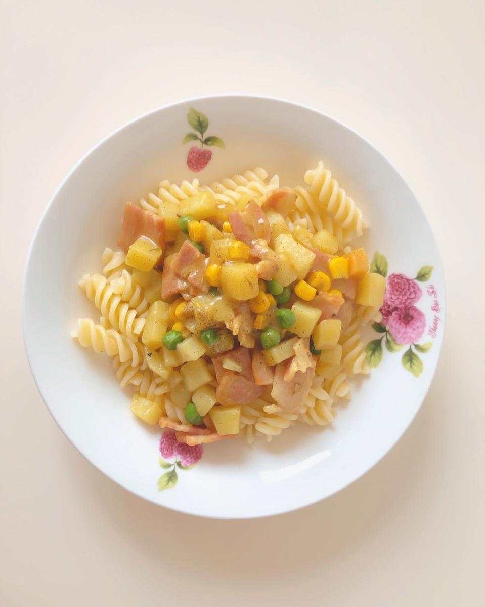 黑胡椒芝士咖喱土豆鸡意大利面