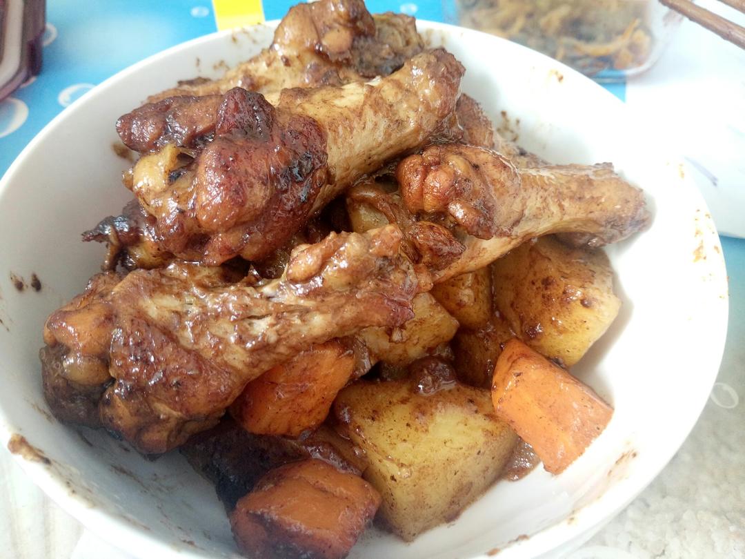 红烧土豆炖鸡腿