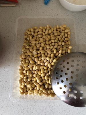 黄豆焖猪皮的做法 步骤5