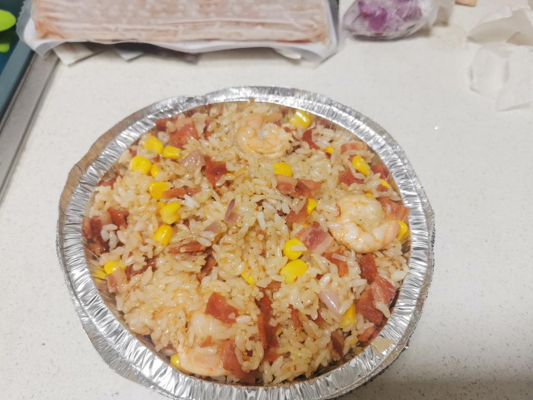 海鲜焗饭 Seafood Fried Rice with Cheesy Topping